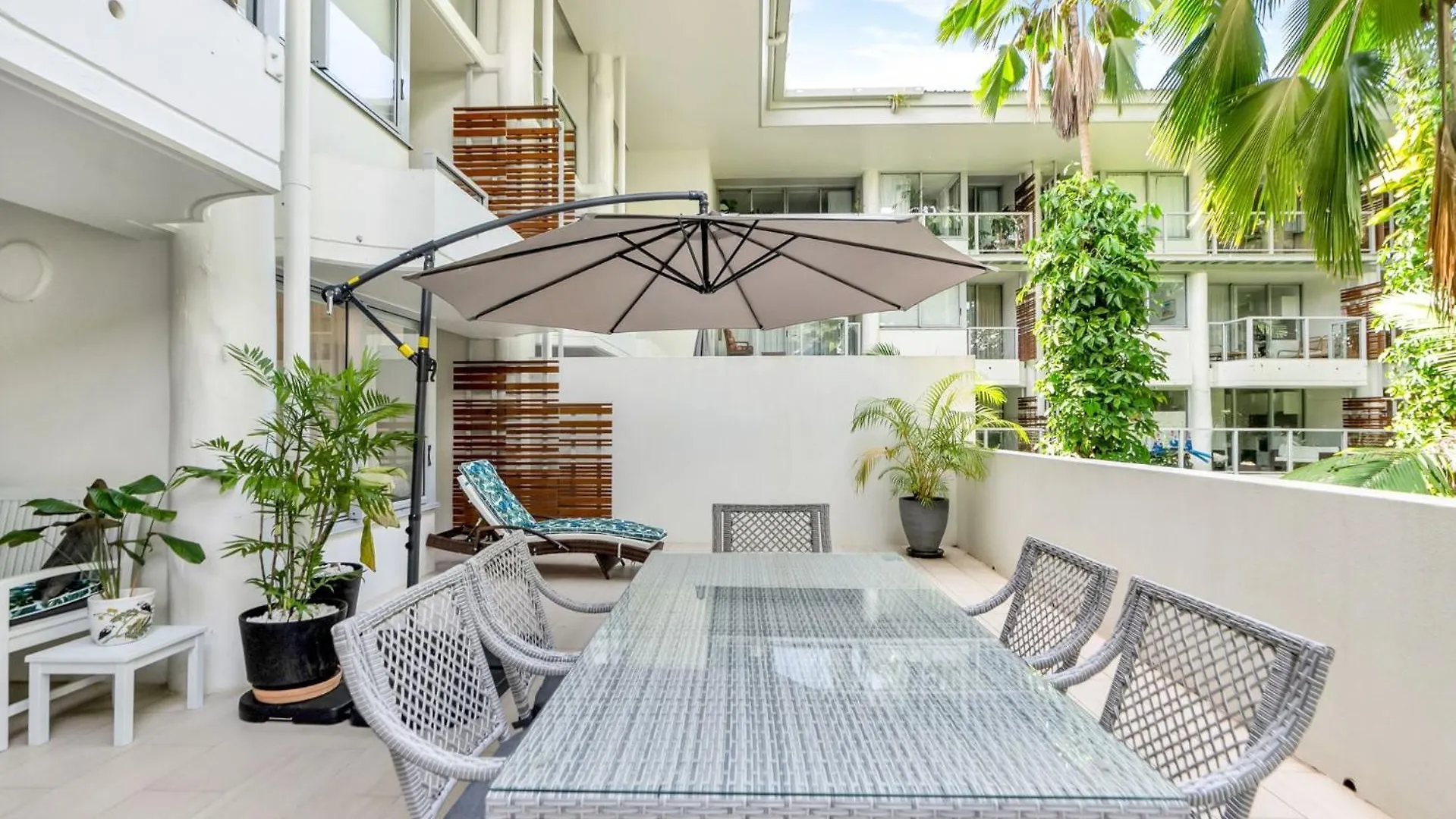 Belle Escapes Drift Beachfront Resort Suite 3207 Palm Cove Apartment
