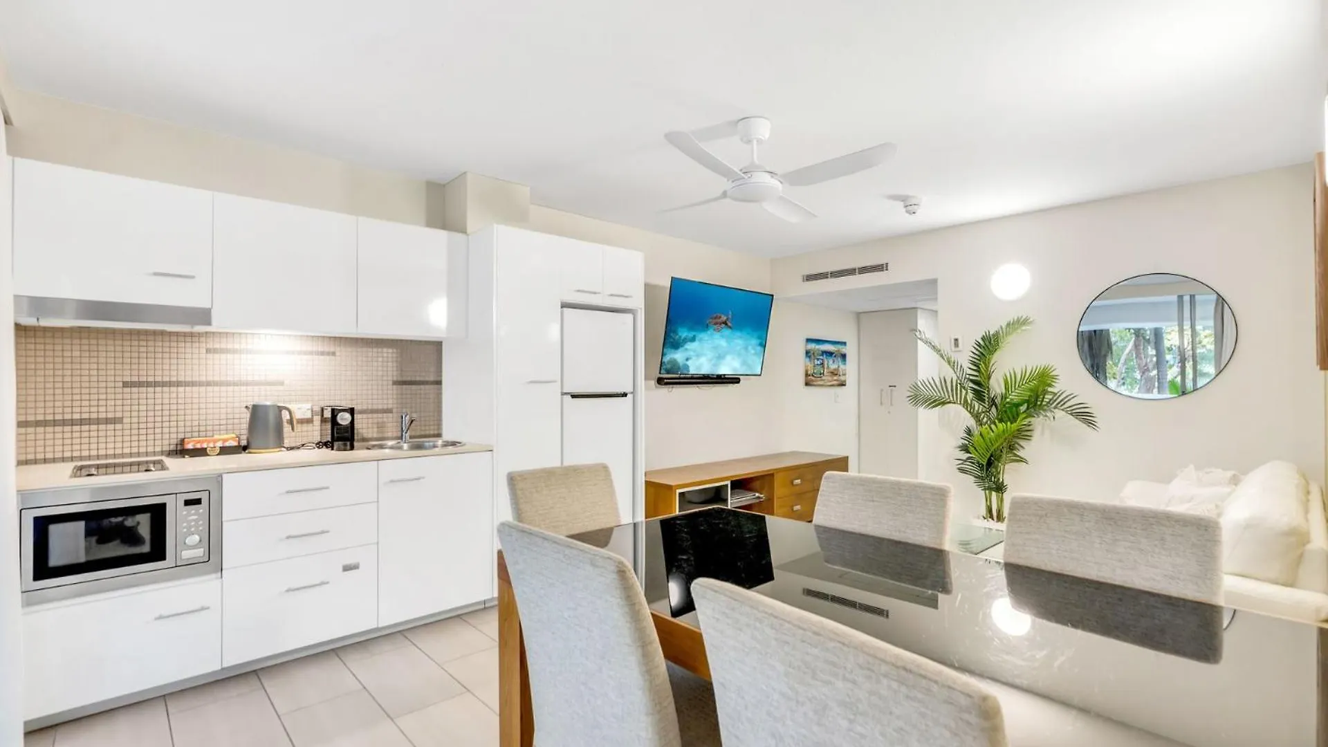 Belle Escapes Drift Beachfront Resort Suite 3207 Palm Cove Australia