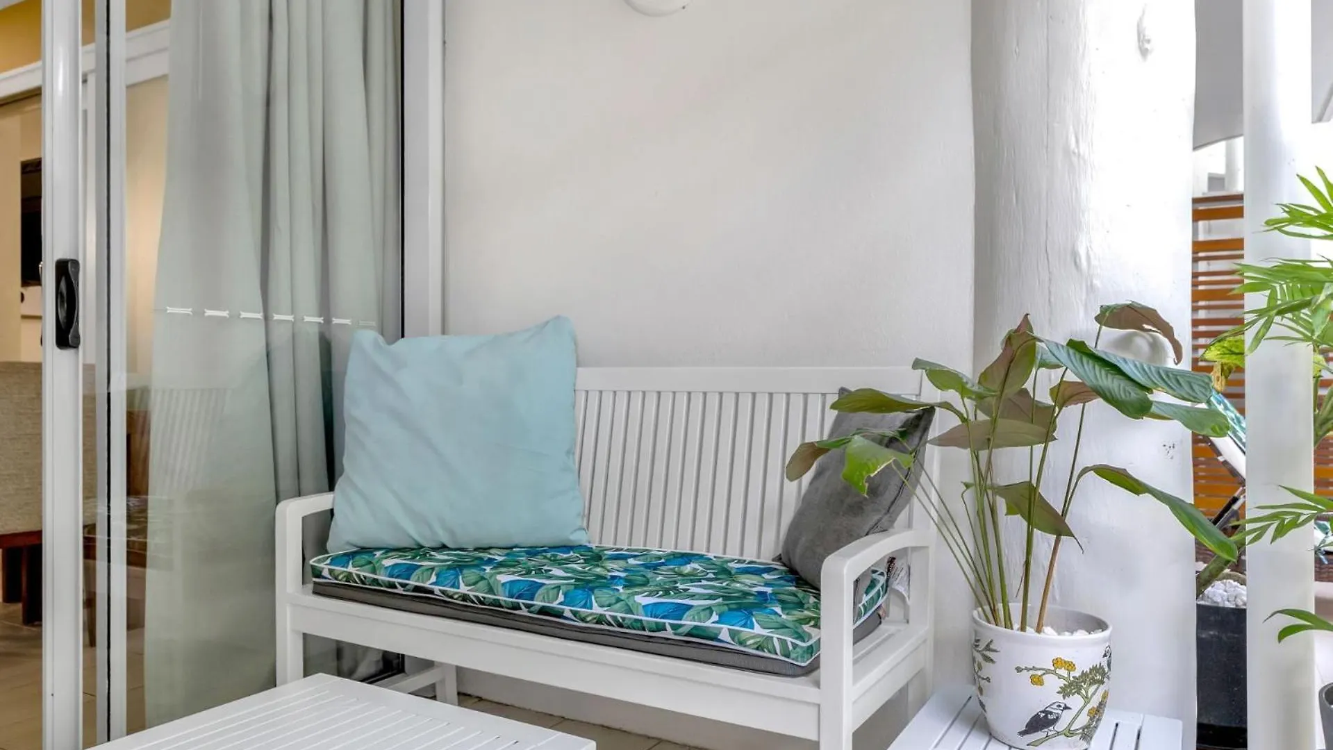 Belle Escapes Drift Beachfront Resort Suite 3207 Palm Cove Apartment