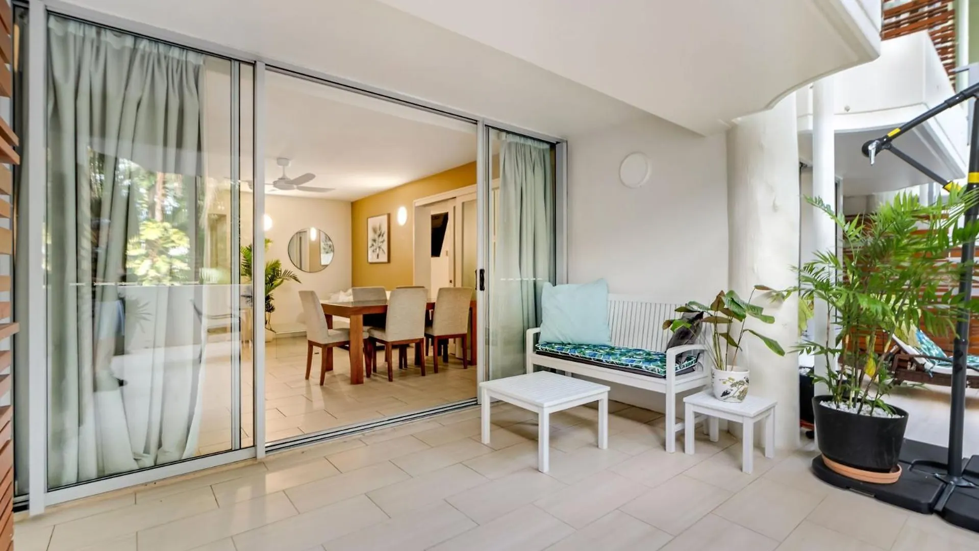 Belle Escapes Drift Beachfront Resort Suite 3207 Palm Cove