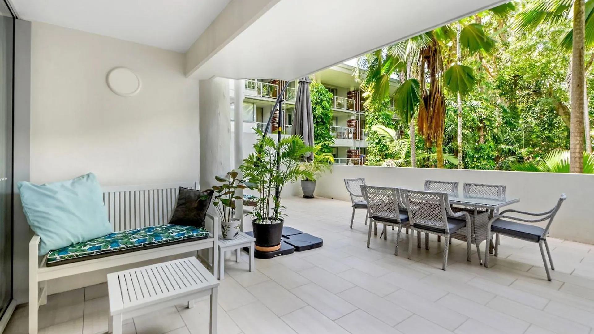 Apartment Belle Escapes Drift Beachfront Resort Suite 3207 Palm Cove Australia