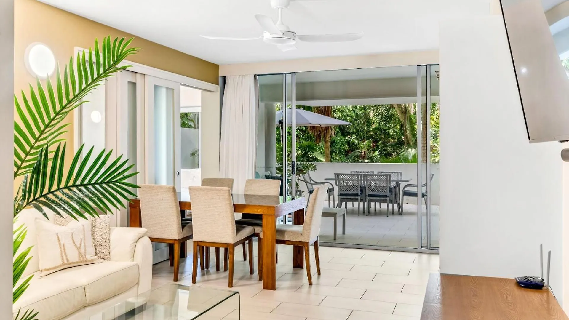 Belle Escapes Drift Beachfront Resort Suite 3207 Palm Cove